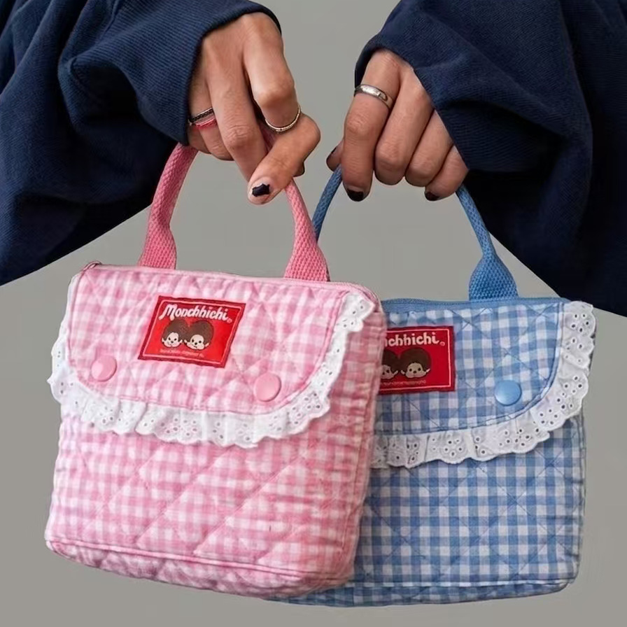 Vintage Items - Vintage karierte Munchki-Cartoon-Handtasche aus Baumwolle und